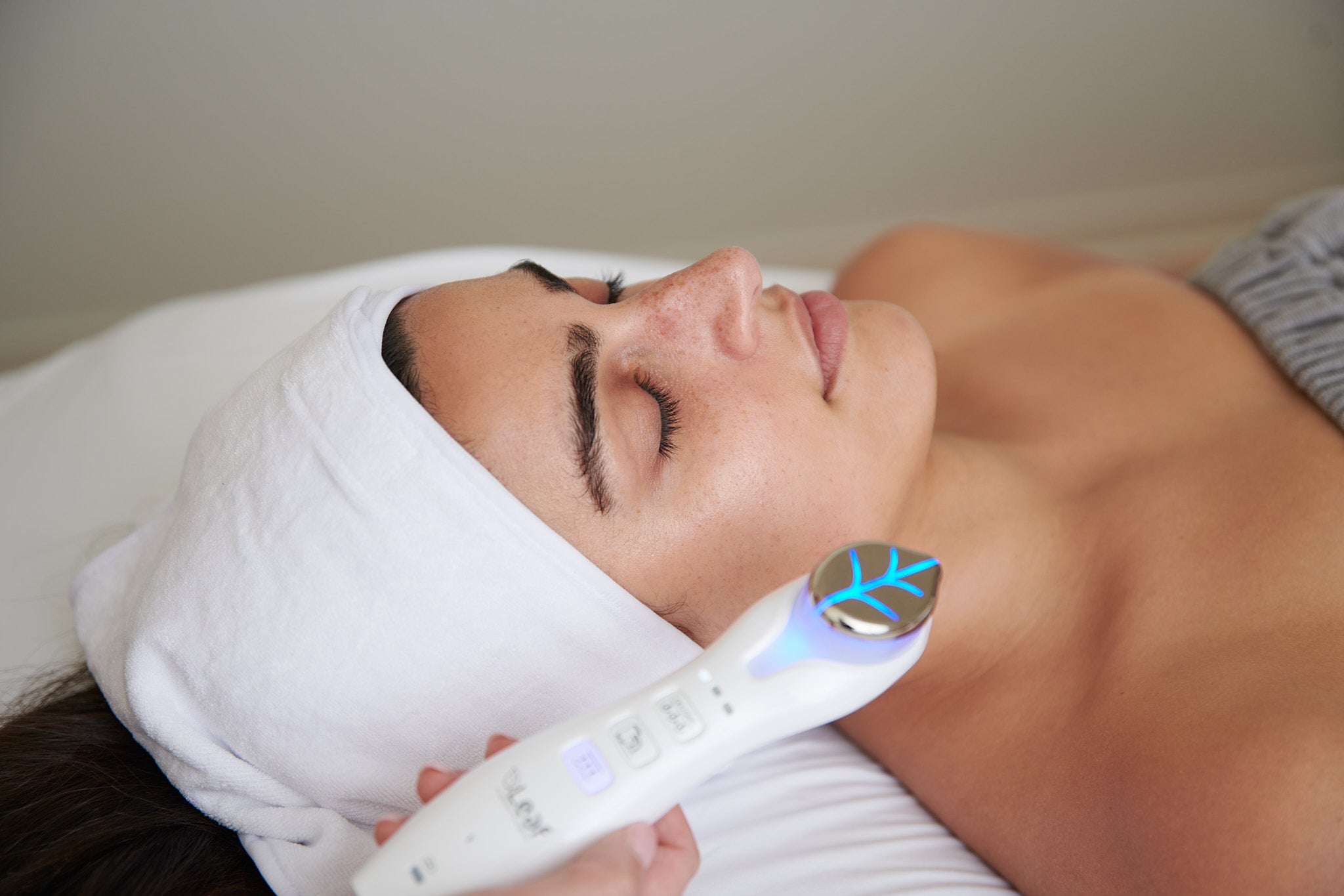 Leaf Fusion Plasma: A Game-Changer in the Treatment Room - by Kin Aesthetics